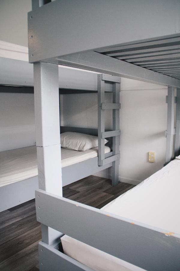 Hugo & Carters Backpackers & Motel Tauranga Bagian luar foto